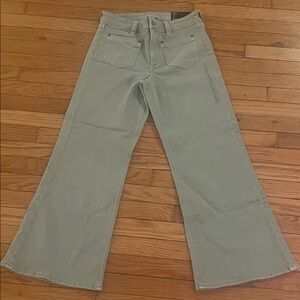 American Eagle Olive High Rise Stretch Flare 6 Short